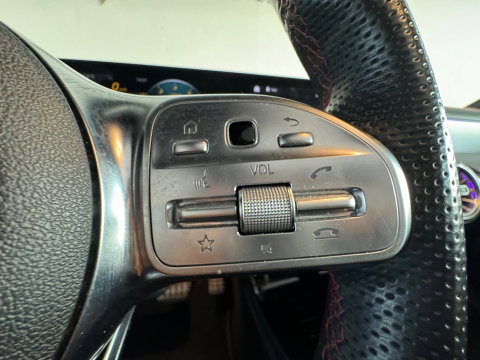 Mercedes-Benz CLA-Klasse 180 AMG Pano|Keyless|Sfeer|Memory|Stoelverwarming|AMG