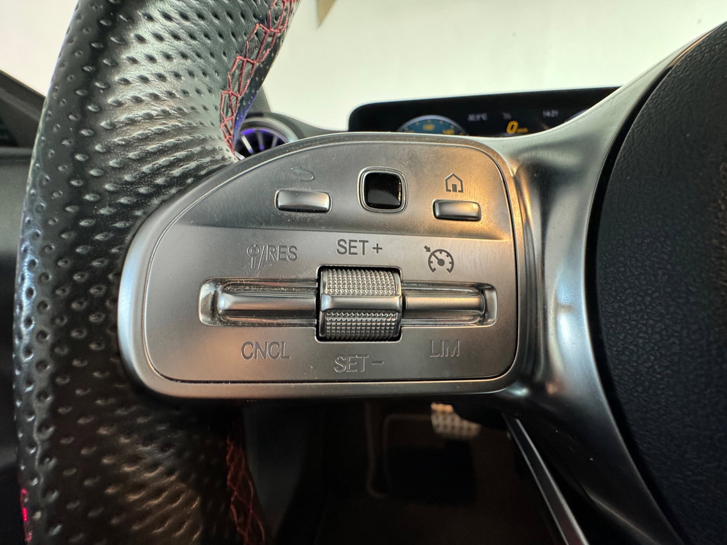 Mercedes-Benz CLA-Klasse 180 AMG Pano|Keyless|Sfeer|Memory|Stoelverwarming|AMG