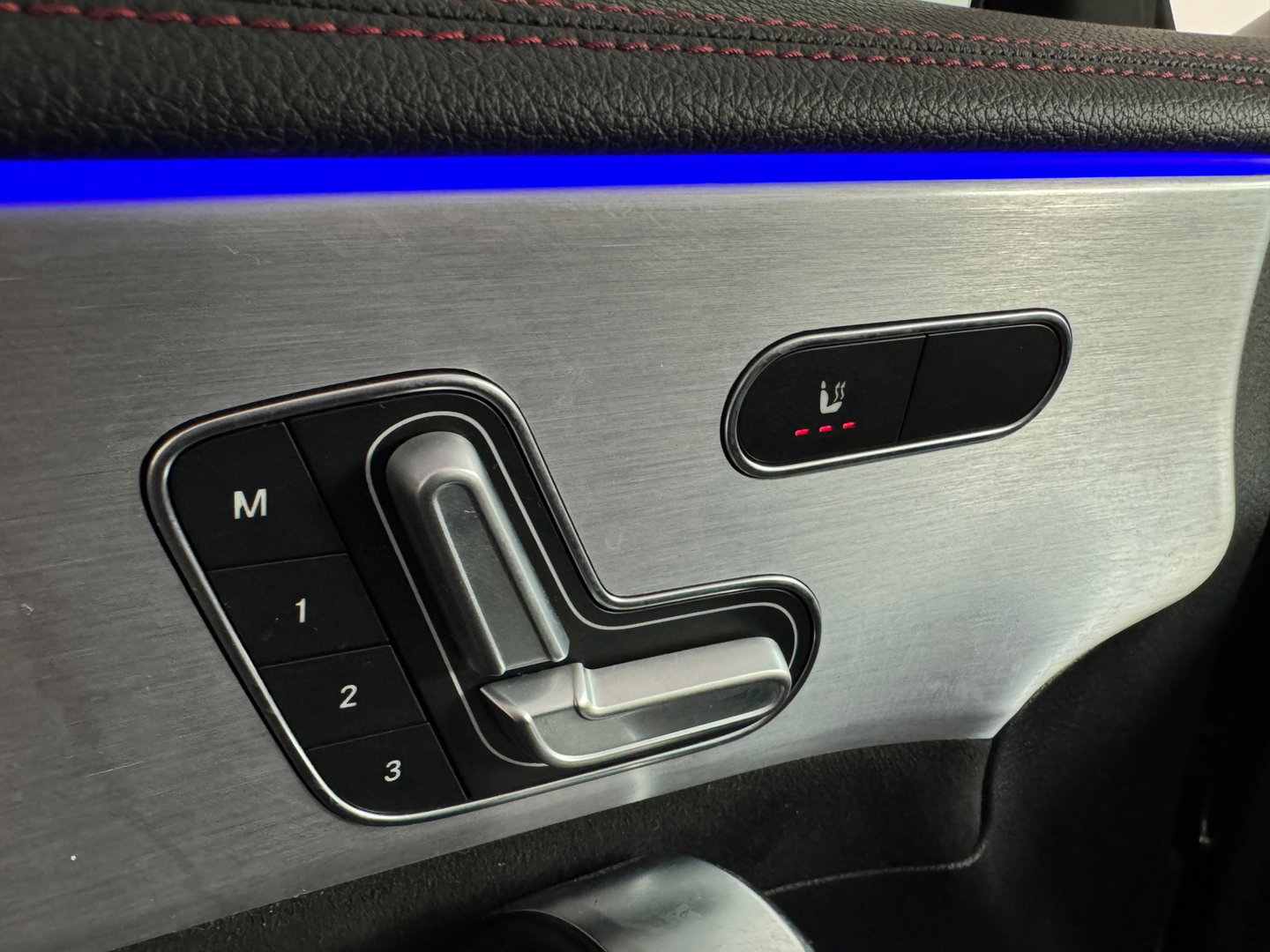 Mercedes-Benz CLA-Klasse 180 AMG Pano|Keyless|Sfeer|Memory|Stoelverwarming|AMG