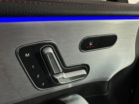 Mercedes-Benz CLA-Klasse 180 AMG Pano|Keyless|Sfeer|Memory|Stoelverwarming|AMG
