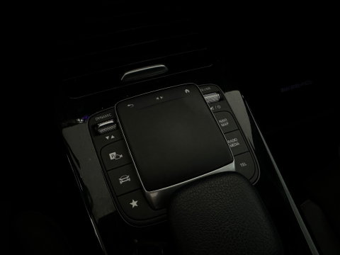Mercedes-Benz CLA-Klasse 180 AMG Pano|Keyless|Sfeer|Memory|Stoelverwarming|AMG
