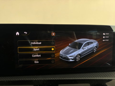 Mercedes-Benz CLA-Klasse 180 AMG Pano|Keyless|Sfeer|Memory|Stoelverwarming|AMG