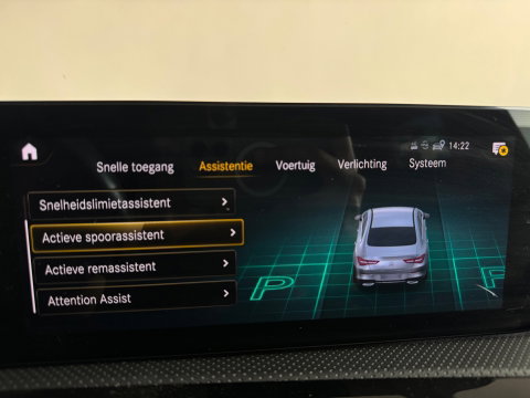 Mercedes-Benz CLA-Klasse 180 AMG Pano|Keyless|Sfeer|Memory|Stoelverwarming|AMG