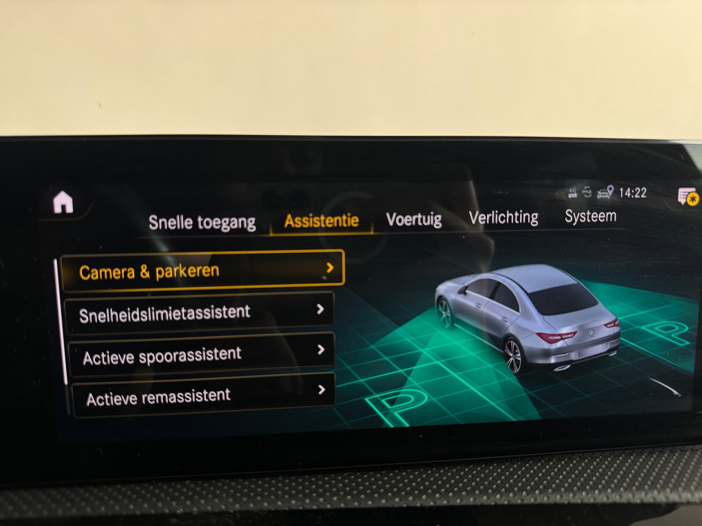 Mercedes-Benz CLA-Klasse 180 AMG Pano|Keyless|Sfeer|Memory|Stoelverwarming|AMG