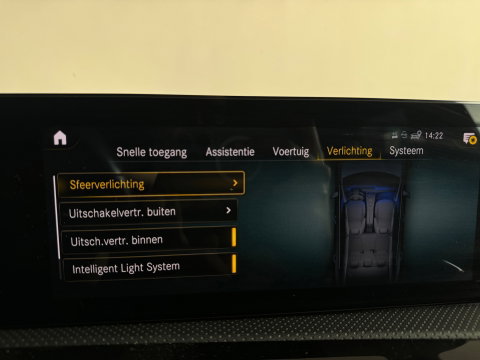 Mercedes-Benz CLA-Klasse 180 AMG Pano|Keyless|Sfeer|Memory|Stoelverwarming|AMG