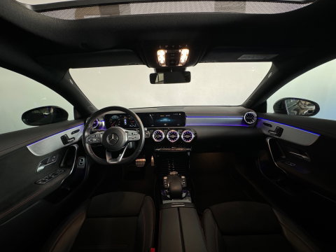 Mercedes-Benz CLA-Klasse 180 AMG Pano|Keyless|Sfeer|Memory|Stoelverwarming|AMG