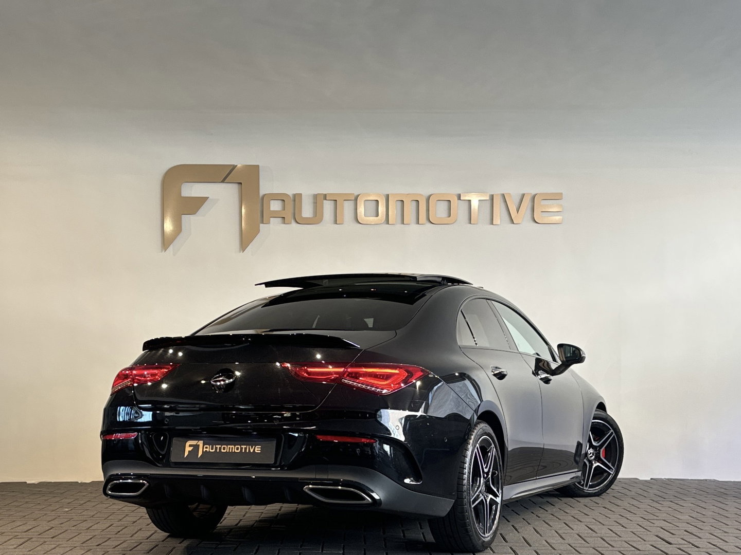 Mercedes-Benz CLA-Klasse 180 AMG Pano|Keyless|Sfeer|Memory|Stoelverwarming|AMG