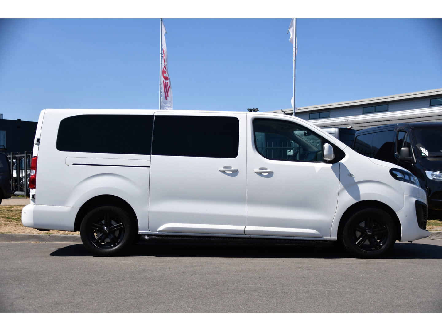 Citroën Jumpy 2.0 BlueHDI 120 L3 PB Edition Camera, Cruise, Carplay, Clima, 122pk, Trekhaak, 6 zitplaatsen, Sensoren, Multimedia, Uniek!