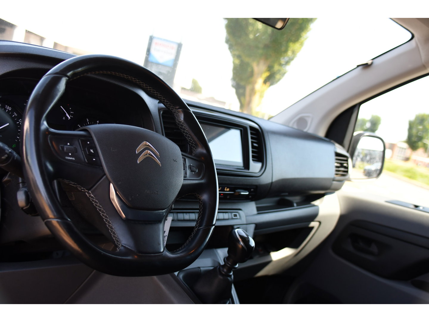 Citroën Jumpy 2.0 BlueHDI 120 L3 PB Edition Camera, Cruise, Carplay, Clima, 122pk, Trekhaak, 6 zitplaatsen, Sensoren, Multimedia, Uniek!