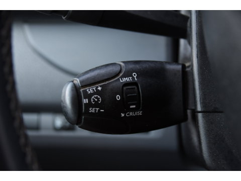 Citroën Jumpy 2.0 BlueHDI 120 L3 PB Edition Camera, Cruise, Carplay, Clima, 122pk, Trekhaak, 6 zitplaatsen, Sensoren, Multimedia, Uniek!