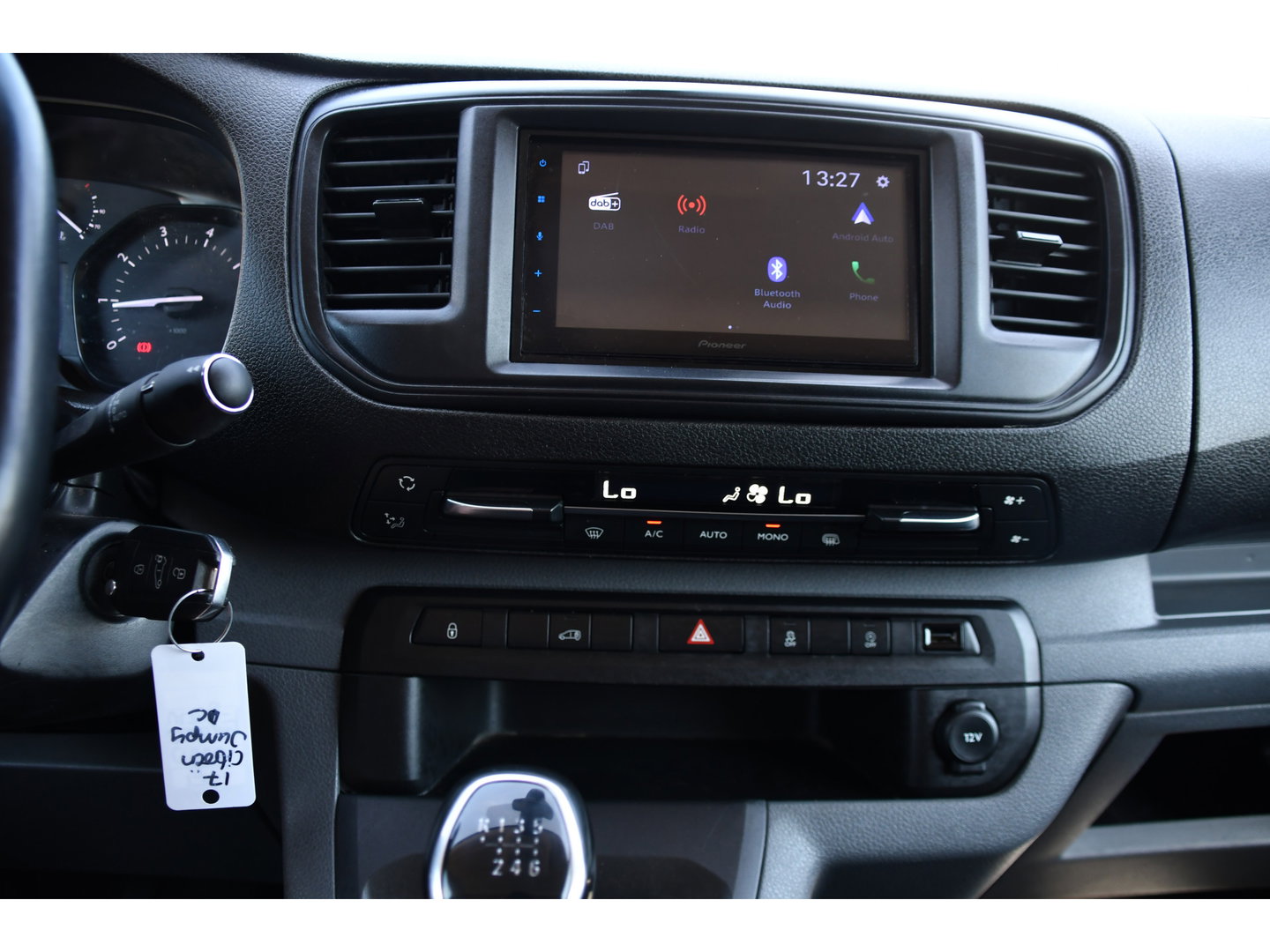 Citroën Jumpy 2.0 BlueHDI 120 L3 PB Edition Camera, Cruise, Carplay, Clima, 122pk, Trekhaak, 6 zitplaatsen, Sensoren, Multimedia, Uniek!