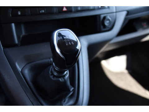 Citroën Jumpy 2.0 BlueHDI 120 L3 PB Edition Camera, Cruise, Carplay, Clima, 122pk, Trekhaak, 6 zitplaatsen, Sensoren, Multimedia, Uniek!