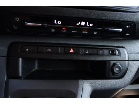 Citroën Jumpy 2.0 BlueHDI 120 L3 PB Edition Camera, Cruise, Carplay, Clima, 122pk, Trekhaak, 6 zitplaatsen, Sensoren, Multimedia, Uniek!
