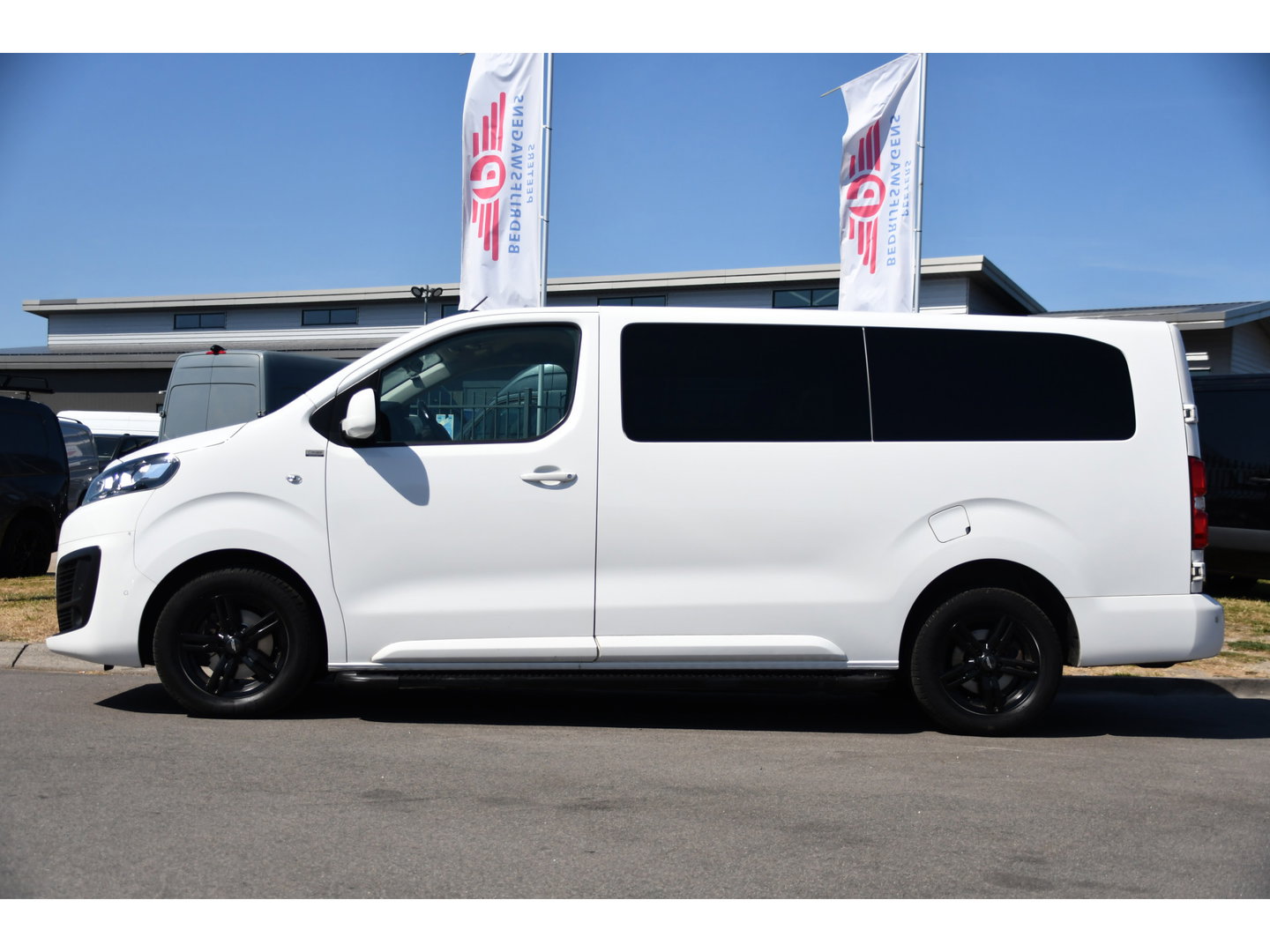 Citroën Jumpy 2.0 BlueHDI 120 L3 PB Edition Camera, Cruise, Carplay, Clima, 122pk, Trekhaak, 6 zitplaatsen, Sensoren, Multimedia, Uniek!