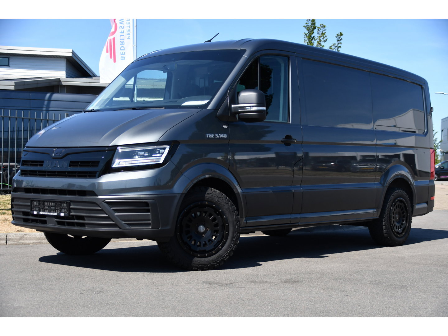 MAN TGE 3.140 35 2.0 L3H2 PB Edition Camera, Cruise, Carplay, LED, Stoelverwarming, Stuurverwarming, 140pk, Trekhaak, Automaat, Uniek!