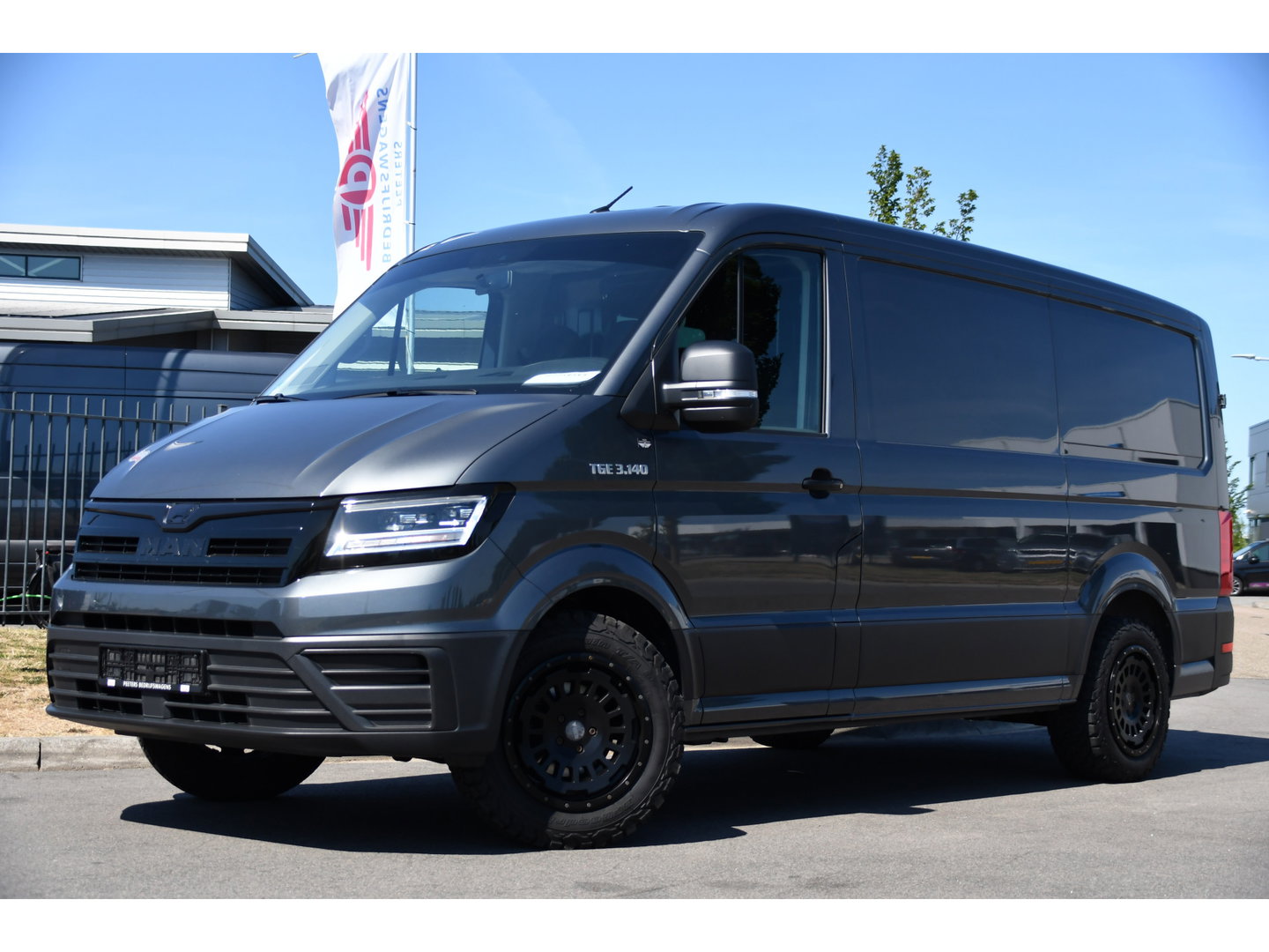 MAN TGE 3.140 35 2.0 L3H2 PB Edition Camera, Cruise, Carplay, LED, Stoelverwarming, Stuurverwarming, 140pk, Trekhaak, Automaat, Uniek!