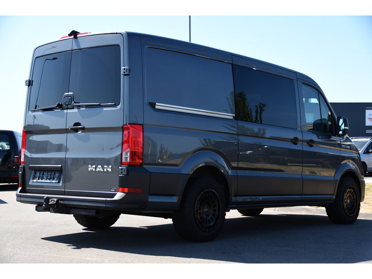 MAN TGE 3.140 35 2.0 L3H2 PB Edition Camera, Cruise, Carplay, LED, Stoelverwarming, Stuurverwarming, 140pk, Trekhaak, Automaat, Uniek!