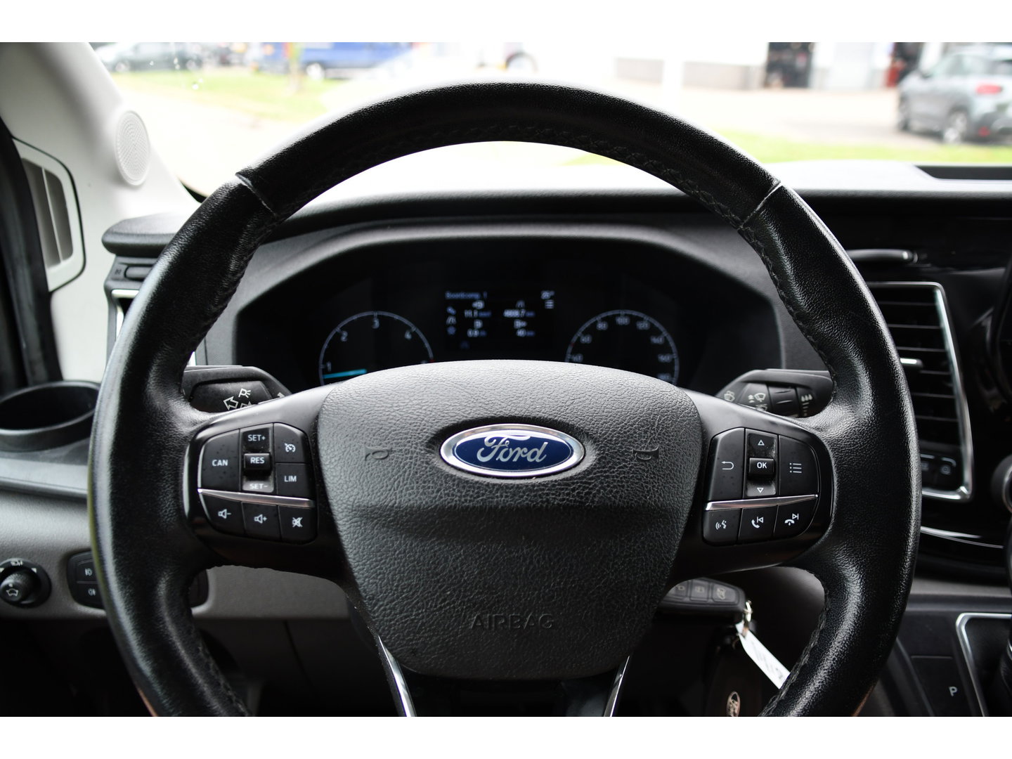 Ford Transit 350 2.0 TDCI L3H2 Limited PB Edition Camera, Cruise, Carplay, Xenon, Automaat, 185pk, Multimedia, Trekhaak, Sensoren, Uniek!