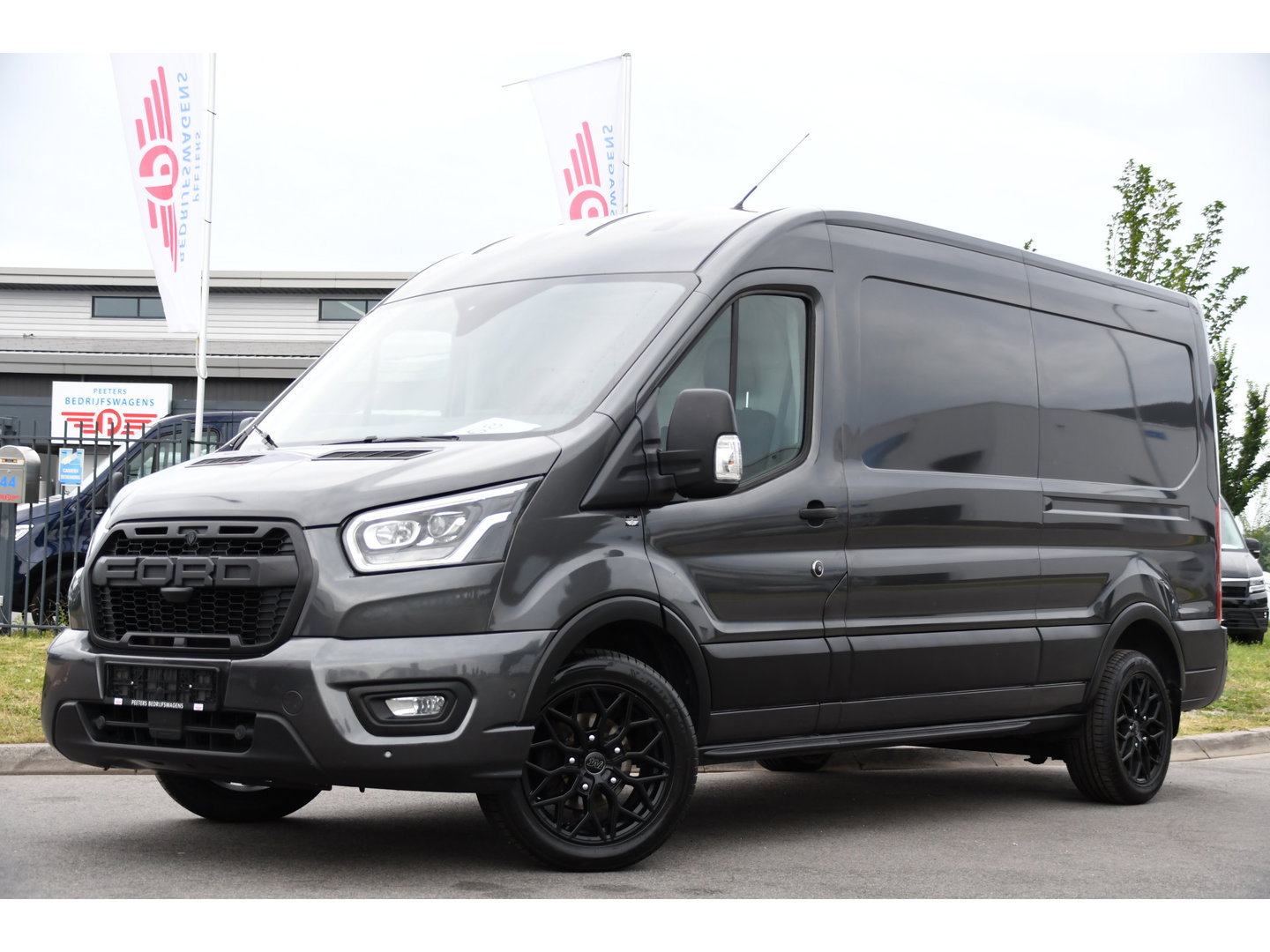 Ford Transit 350 2.0 TDCI L3H2 Limited PB Edition Camera, Cruise, Carplay, Xenon, Automaat, 185pk, Multimedia, Trekhaak, Sensoren, Uniek!