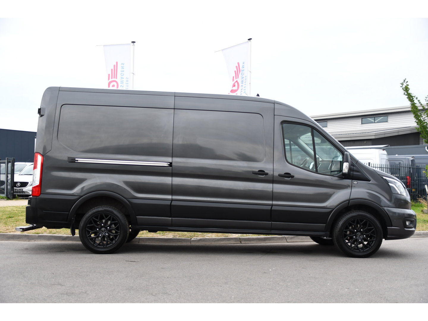 Ford Transit 350 2.0 TDCI L3H2 Limited PB Edition Camera, Cruise, Carplay, Xenon, Automaat, 185pk, Multimedia, Trekhaak, Sensoren, Uniek!