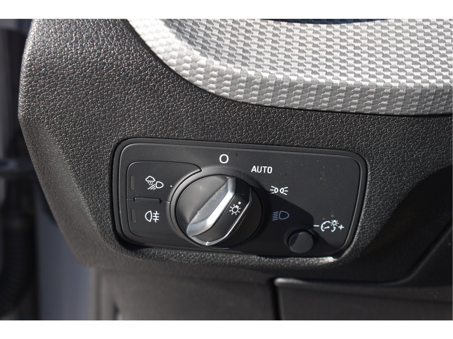 Audi Q2 35 TFSI Advanced edition 150 pk | NL-Auto | Carplay/Android | Virtual cockpit | Stoelverwarming | DAB | Cruise Contr | 4-Seasons | Full LED