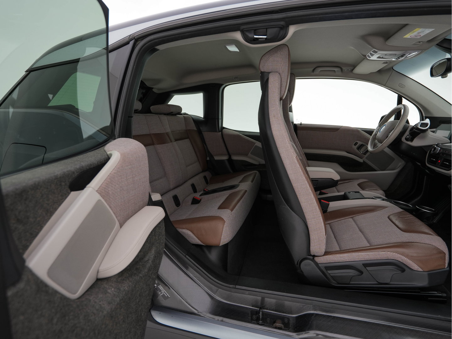 BMW i3 Basis 120Ah 42 kWh [3-Fase-11kW] {SoH-95%} *HEAT-PUMP | LEATHER-FABRIC | FULL-LED | HARMAN/KARDON | HEATED-COMFORTSEATS | DIGI-COCKPIT | NAVI-FULLMAP | PRIVACY-GLASS | DAB+ | ECC | PDC | CRUISE | 20''ALU*