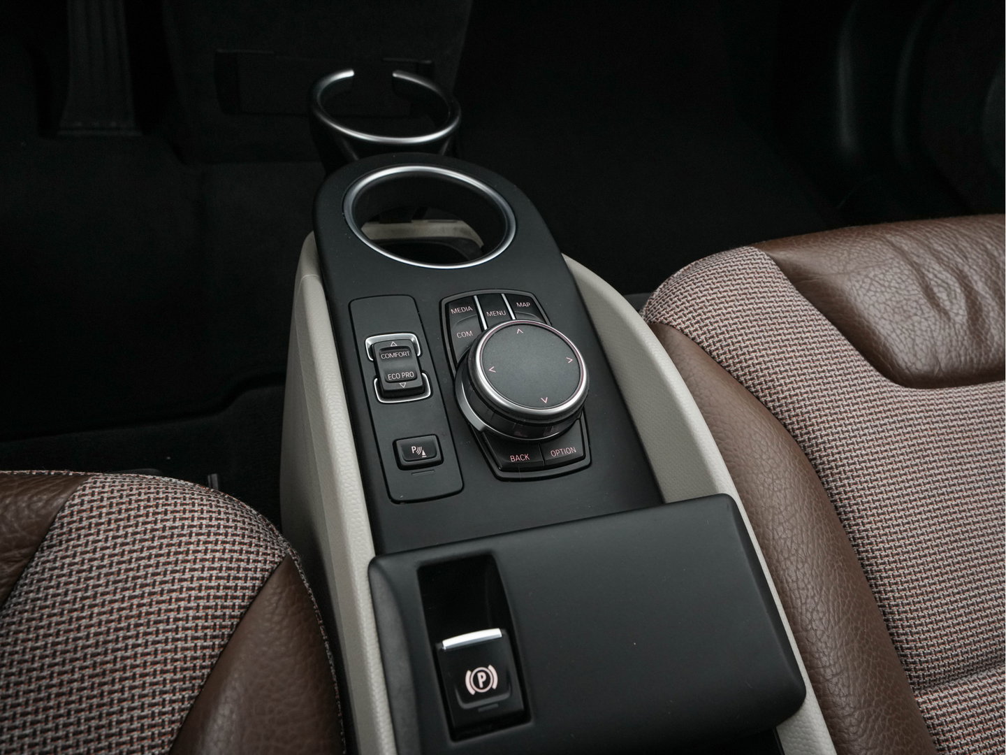 BMW i3 Basis 120Ah 42 kWh [3-Fase-11kW] {SoH-95%} *HEAT-PUMP | LEATHER-FABRIC | FULL-LED | HARMAN/KARDON | HEATED-COMFORTSEATS | DIGI-COCKPIT | NAVI-FULLMAP | PRIVACY-GLASS | DAB+ | ECC | PDC | CRUISE | 20''ALU*