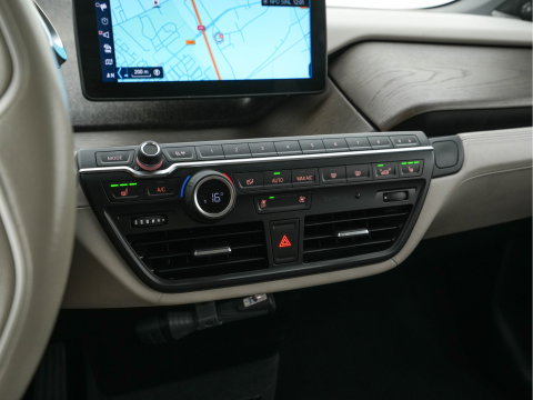 BMW i3 Basis 120Ah 42 kWh [3-Fase-11kW] {SoH-95%} *HEAT-PUMP | LEATHER-FABRIC | FULL-LED | HARMAN/KARDON | HEATED-COMFORTSEATS | DIGI-COCKPIT | NAVI-FULLMAP | PRIVACY-GLASS | DAB+ | ECC | PDC | CRUISE | 20''ALU*