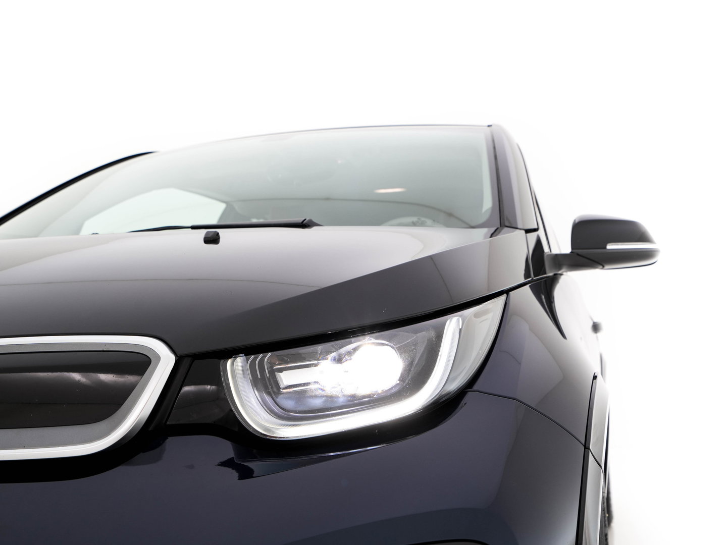 BMW i3 Basis 120Ah 42 kWh [3-Fase-11kW] {SoH-95%} *HEAT-PUMP | LEATHER-FABRIC | FULL-LED | HARMAN/KARDON | HEATED-COMFORTSEATS | DIGI-COCKPIT | NAVI-FULLMAP | PRIVACY-GLASS | DAB+ | ECC | PDC | CRUISE | 20''ALU*