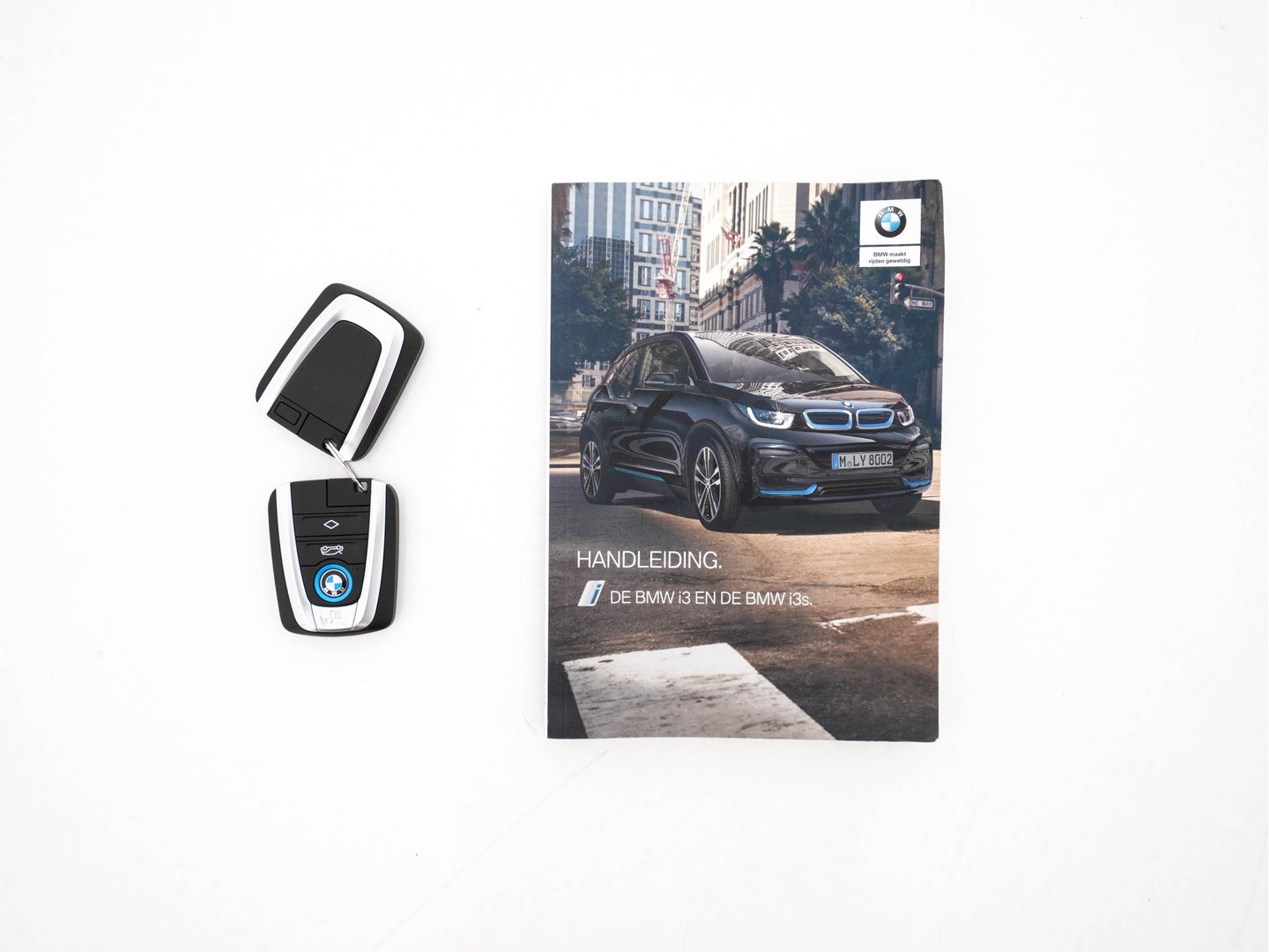 BMW i3 Basis 120Ah 42 kWh [3-Fase-11kW] {SoH-95%} *HEAT-PUMP | LEATHER-FABRIC | FULL-LED | HARMAN/KARDON | HEATED-COMFORTSEATS | DIGI-COCKPIT | NAVI-FULLMAP | PRIVACY-GLASS | DAB+ | ECC | PDC | CRUISE | 20''ALU*