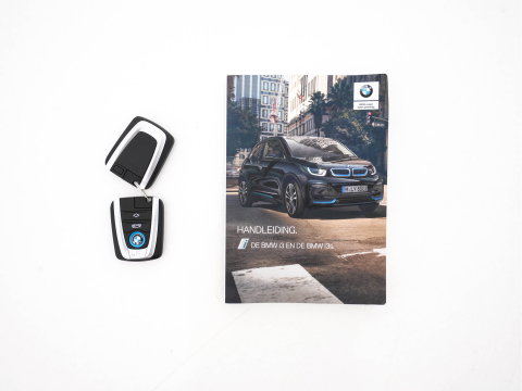 BMW i3 Basis 120Ah 42 kWh [3-Fase-11kW] {SoH-95%} *HEAT-PUMP | LEATHER-FABRIC | FULL-LED | HARMAN/KARDON | HEATED-COMFORTSEATS | DIGI-COCKPIT | NAVI-FULLMAP | PRIVACY-GLASS | DAB+ | ECC | PDC | CRUISE | 20''ALU*