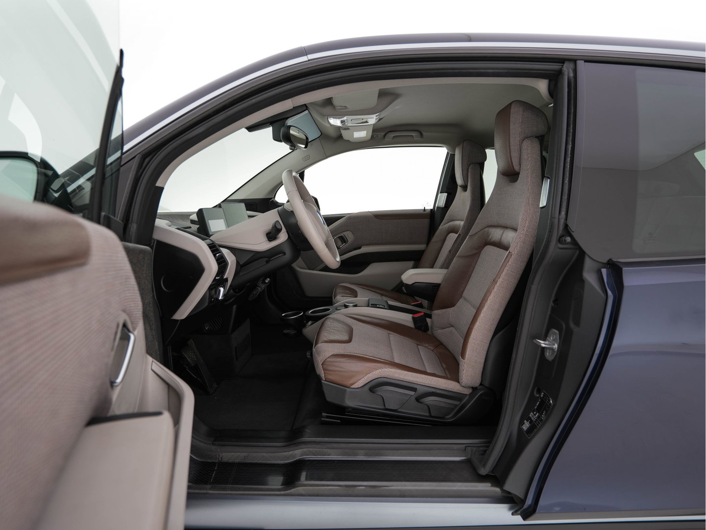 BMW i3 Basis 120Ah 42 kWh [3-Fase-11kW] {SoH-95%} *HEAT-PUMP | LEATHER-FABRIC | FULL-LED | HARMAN/KARDON | HEATED-COMFORTSEATS | DIGI-COCKPIT | NAVI-FULLMAP | PRIVACY-GLASS | DAB+ | ECC | PDC | CRUISE | 20''ALU*