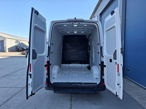 Volkswagen Crafter 35 2.0 TDI L3H3 Highline
