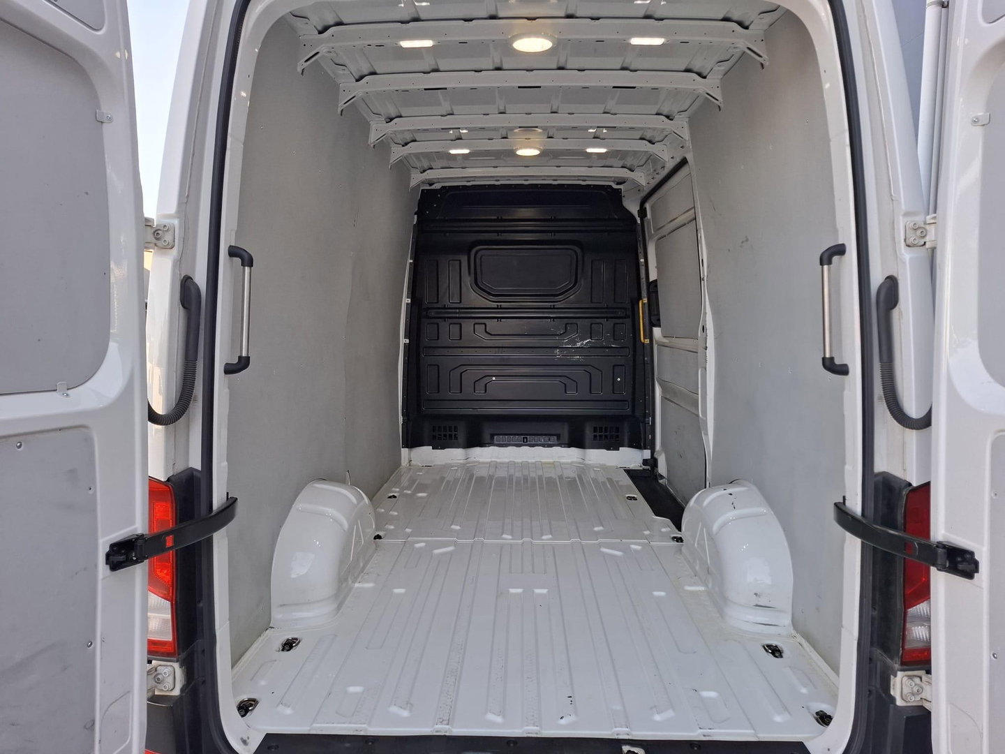 Volkswagen Crafter 35 2.0 TDI L3H3 Highline