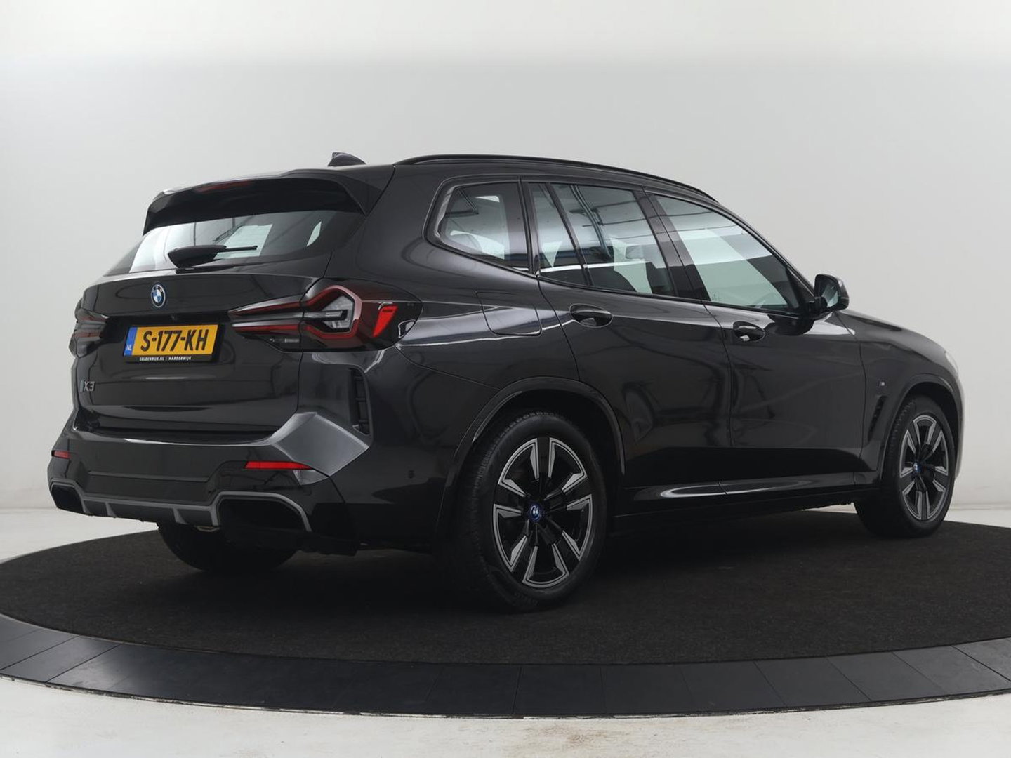BMW iX3 Executive 80 kWh