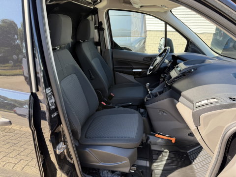 Ford Transit Connect 1.5 EcoBlue 100pk L2 Trend / distributie riem compleet vervangen / lease vanaf € 201 / vaste prijs rijklaar € 11.950 ex btw / bpm vrij / euro 6 / zwart metallic / trekhaak !