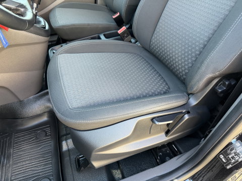 Ford Transit Connect 1.5 EcoBlue 100pk L2 Trend / distributie riem compleet vervangen / lease vanaf € 201 / vaste prijs rijklaar € 11.950 ex btw / bpm vrij / euro 6 / zwart metallic / trekhaak !
