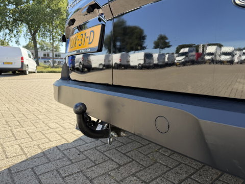 Ford Transit Connect 1.5 EcoBlue 100pk L2 Trend / distributie riem compleet vervangen / lease vanaf € 201 / vaste prijs rijklaar € 11.950 ex btw / bpm vrij / euro 6 / zwart metallic / trekhaak !