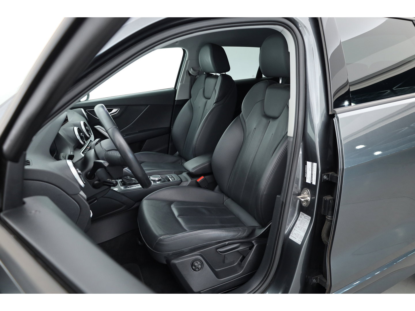 Audi Q2 35 TFSI S Edition | Black Line | | Rijklaar! | Adapt. Cruise | Leder | Keyless | Camera | Apple CarPlay | Stoelverw. | All Season