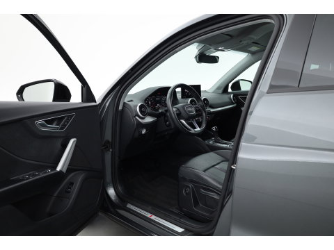 Audi Q2 35 TFSI S Edition | Black Line | | Rijklaar! | Adapt. Cruise | Leder | Keyless | Camera | Apple CarPlay | Stoelverw. | All Season