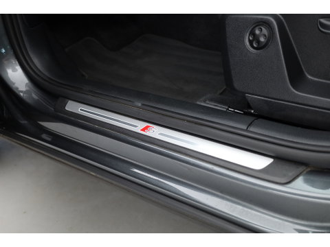 Audi Q2 35 TFSI S Edition | Black Line | | Rijklaar! | Adapt. Cruise | Leder | Keyless | Camera | Apple CarPlay | Stoelverw. | All Season