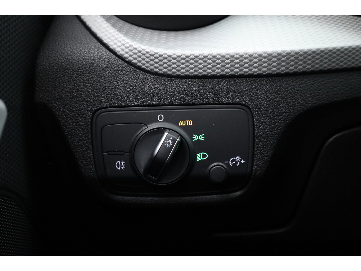 Audi Q2 35 TFSI S Edition | Black Line | | Rijklaar! | Adapt. Cruise | Leder | Keyless | Camera | Apple CarPlay | Stoelverw. | All Season