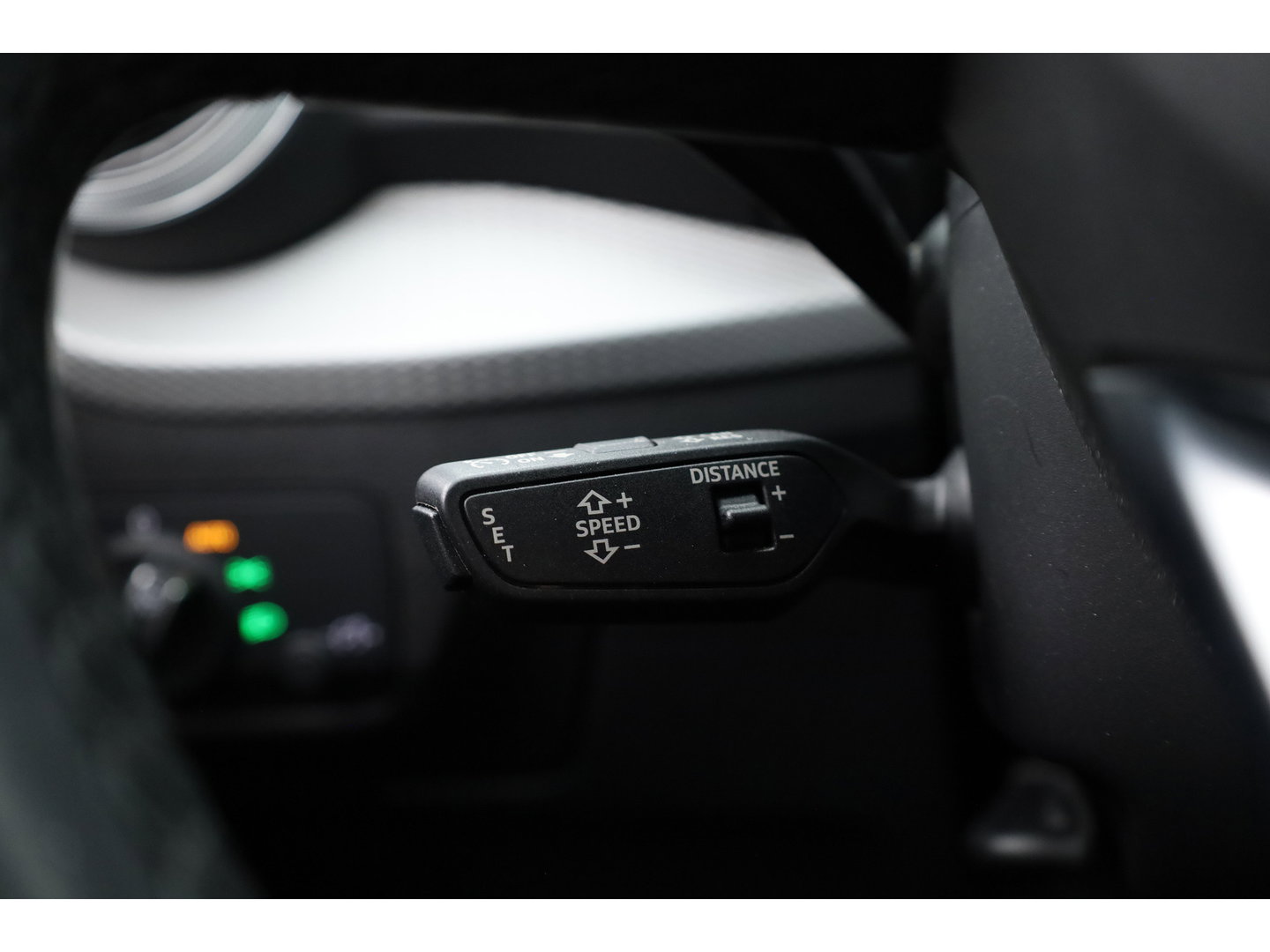 Audi Q2 35 TFSI S Edition | Black Line | | Rijklaar! | Adapt. Cruise | Leder | Keyless | Camera | Apple CarPlay | Stoelverw. | All Season