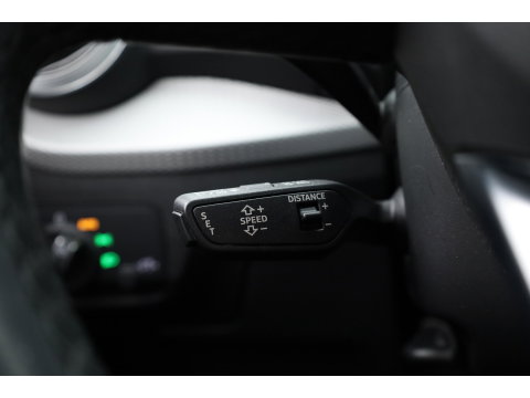 Audi Q2 35 TFSI S Edition | Black Line | | Rijklaar! | Adapt. Cruise | Leder | Keyless | Camera | Apple CarPlay | Stoelverw. | All Season