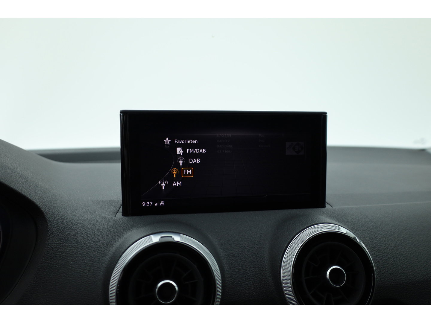 Audi Q2 35 TFSI S Edition | Black Line | | Rijklaar! | Adapt. Cruise | Leder | Keyless | Camera | Apple CarPlay | Stoelverw. | All Season