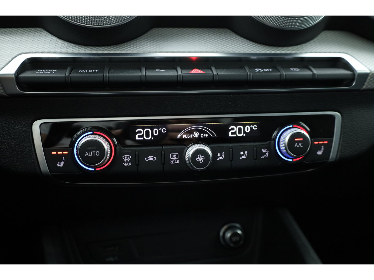 Audi Q2 35 TFSI S Edition | Black Line | | Rijklaar! | Adapt. Cruise | Leder | Keyless | Camera | Apple CarPlay | Stoelverw. | All Season
