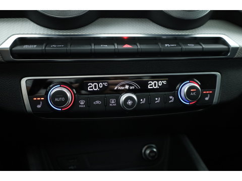 Audi Q2 35 TFSI S Edition | Black Line | | Rijklaar! | Adapt. Cruise | Leder | Keyless | Camera | Apple CarPlay | Stoelverw. | All Season