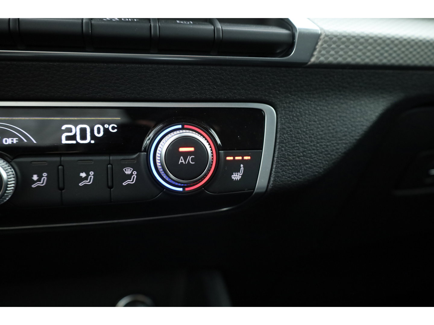Audi Q2 35 TFSI S Edition | Black Line | | Rijklaar! | Adapt. Cruise | Leder | Keyless | Camera | Apple CarPlay | Stoelverw. | All Season