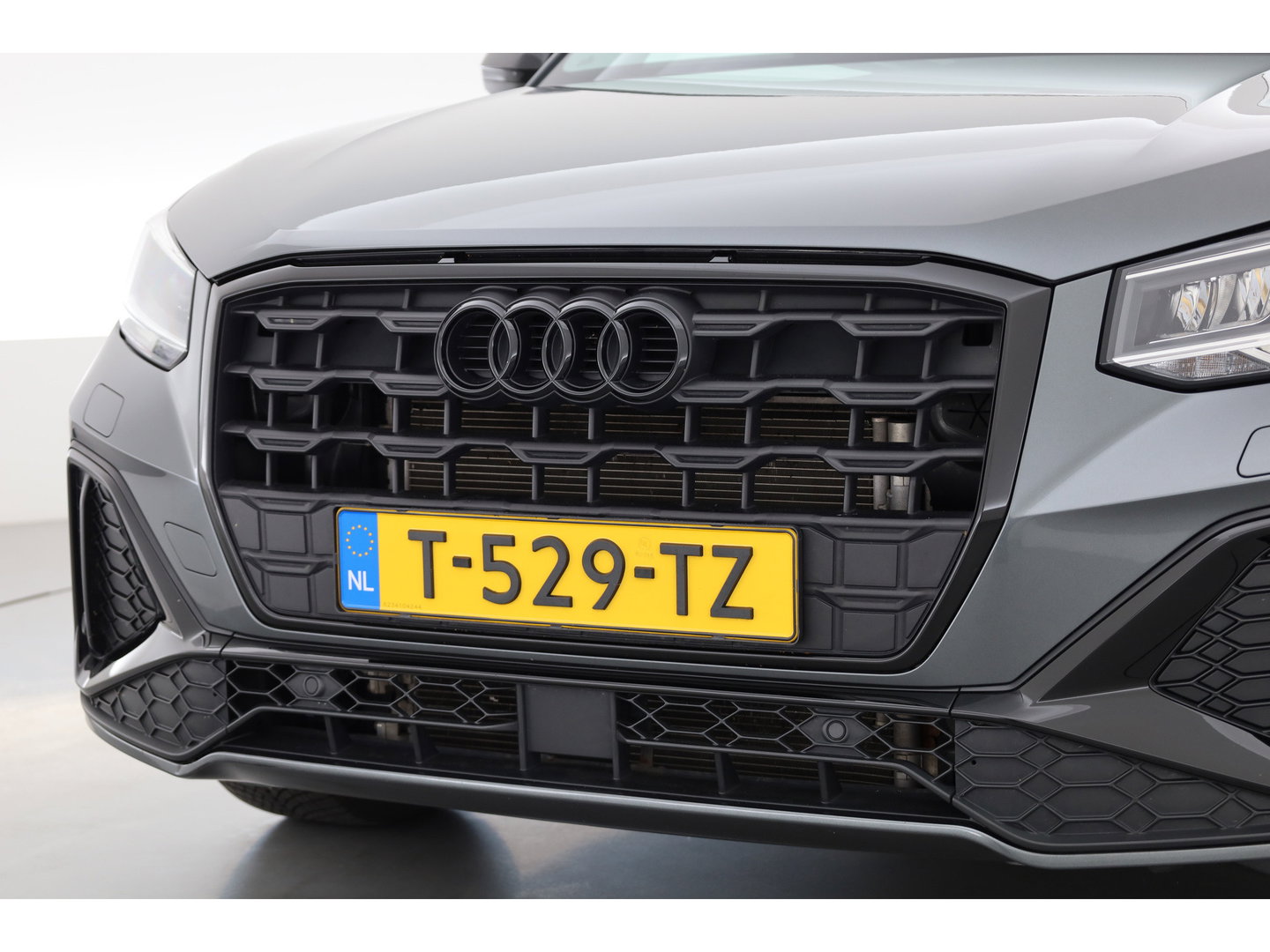Audi Q2 35 TFSI S Edition | Black Line | | Rijklaar! | Adapt. Cruise | Leder | Keyless | Camera | Apple CarPlay | Stoelverw. | All Season