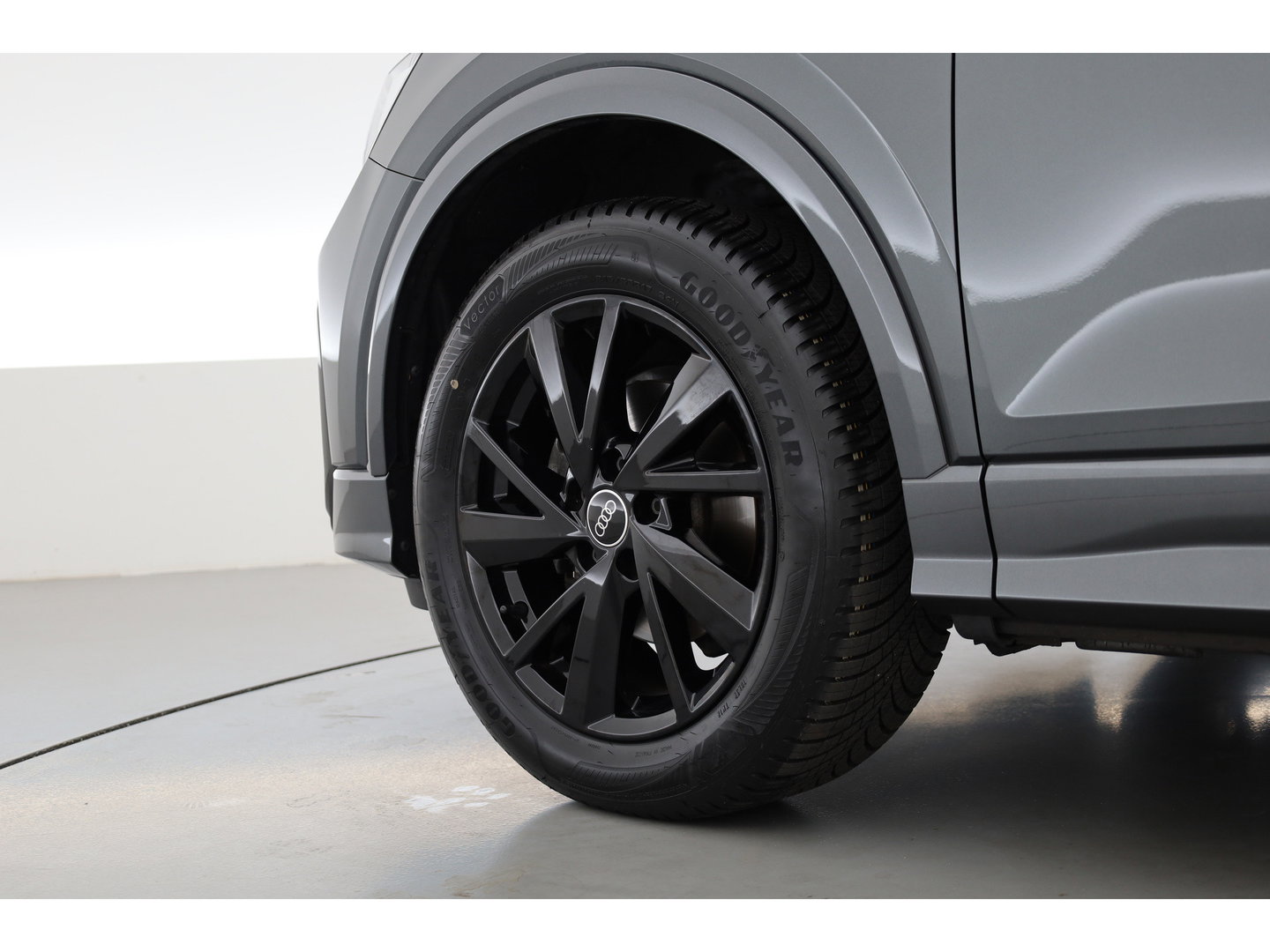 Audi Q2 35 TFSI S Edition | Black Line | | Rijklaar! | Adapt. Cruise | Leder | Keyless | Camera | Apple CarPlay | Stoelverw. | All Season